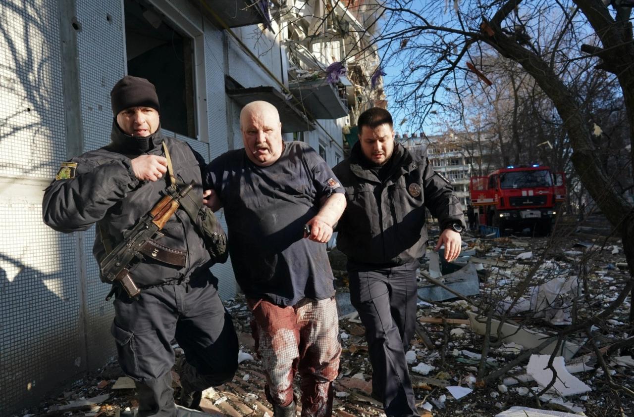 Hombre herido tras redada en Chuhuiv