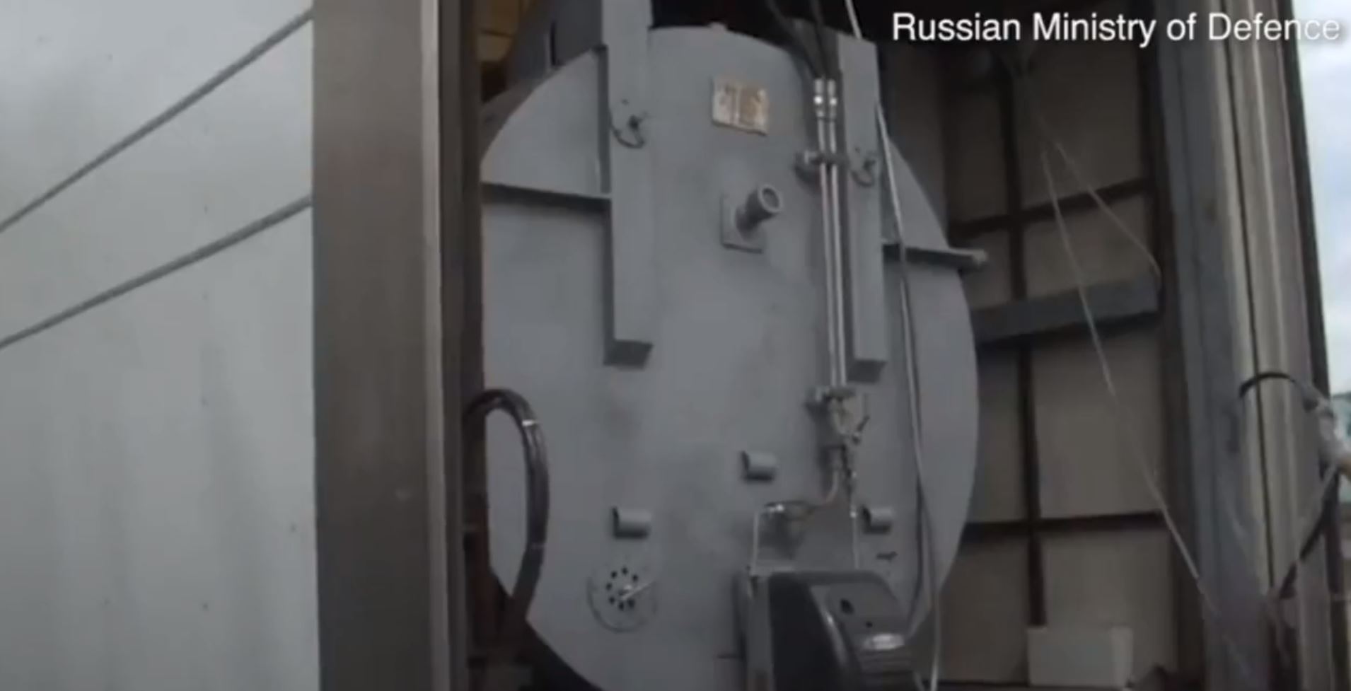 Los crematorios móviles se camuflan entre el resto de la artillería rusa