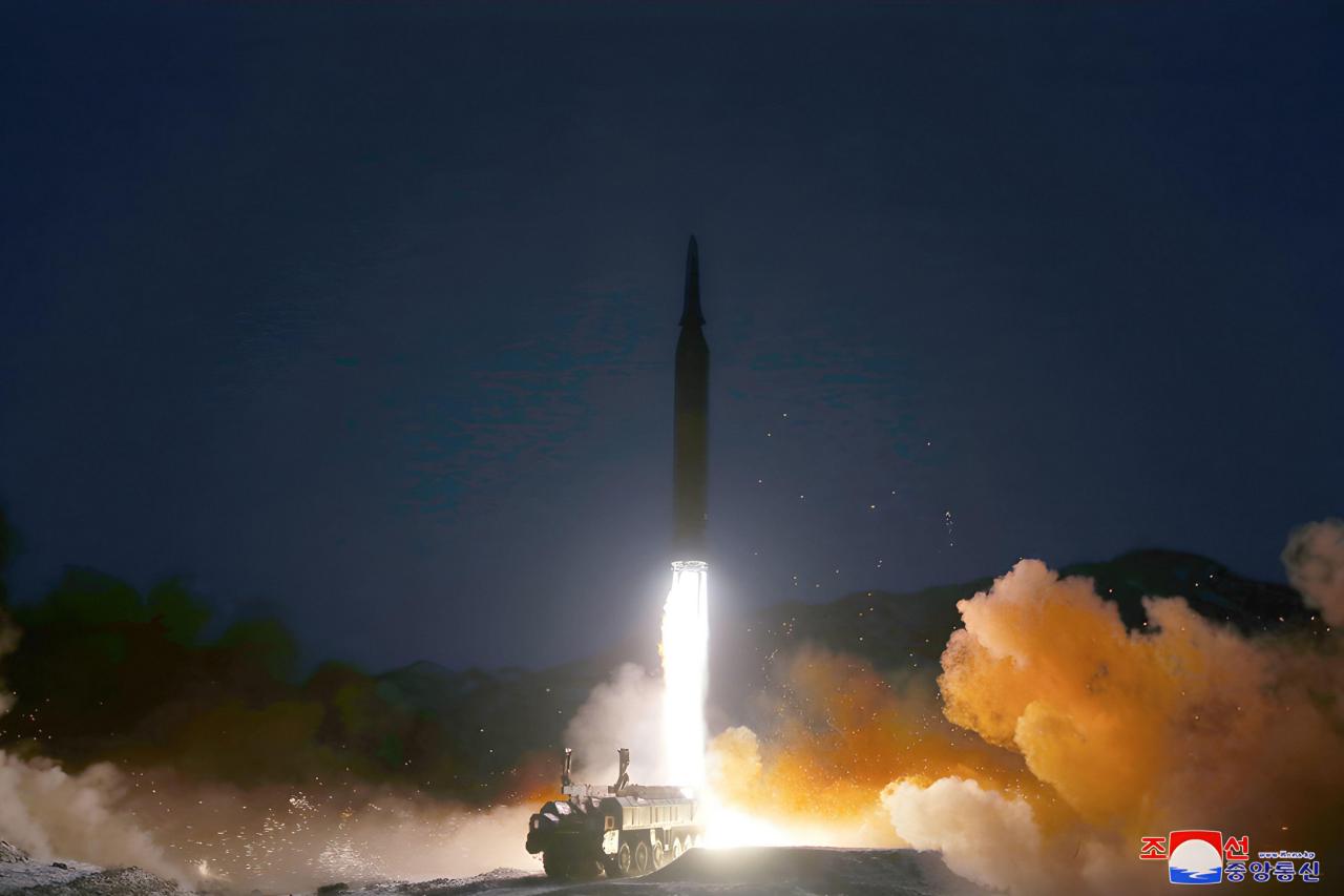 En enero, Kim Jong-Un supervisó la prueba del cohete 
