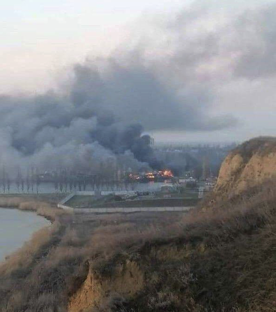 Un gran incendio tras la huelga de hoy en el puerto de Oczakowo