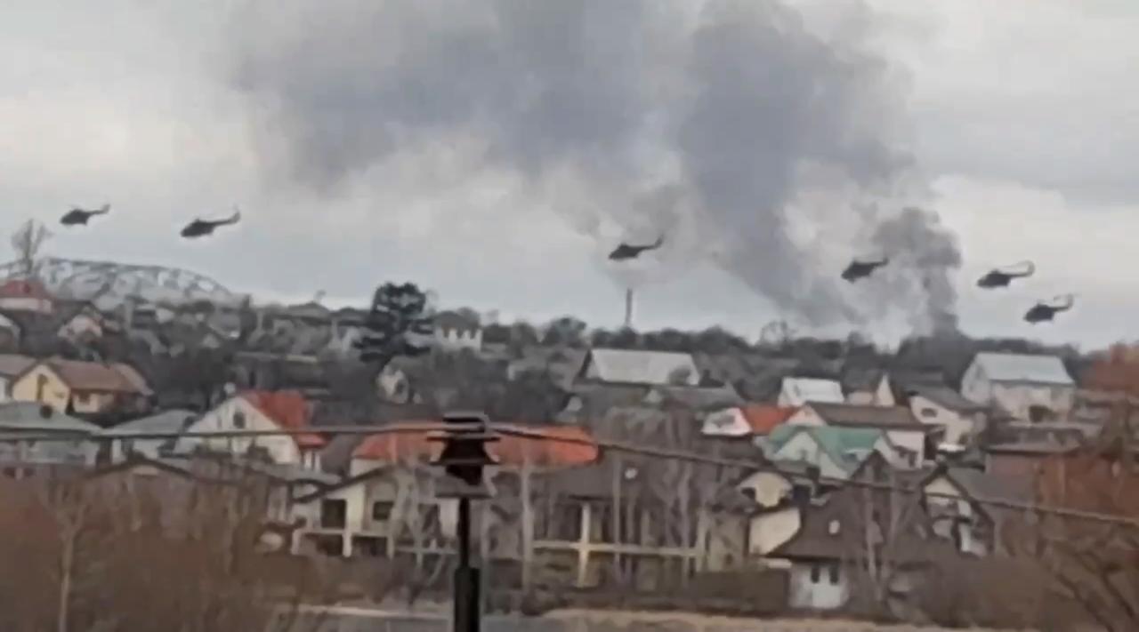 Helicópteros rusos asaltaron hoy el aeropuerto cerca de Kiev