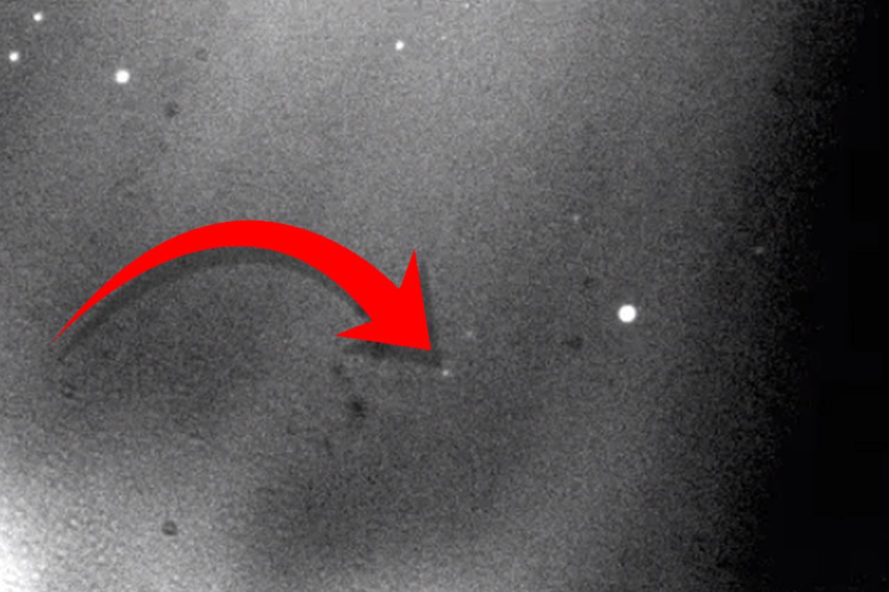 El Proyecto del Telescopio Virtual ha lanzado un GIF que muestra un objeto que huye volcando en el espacio