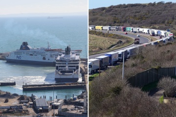 Enormes colas en los puertos tras el