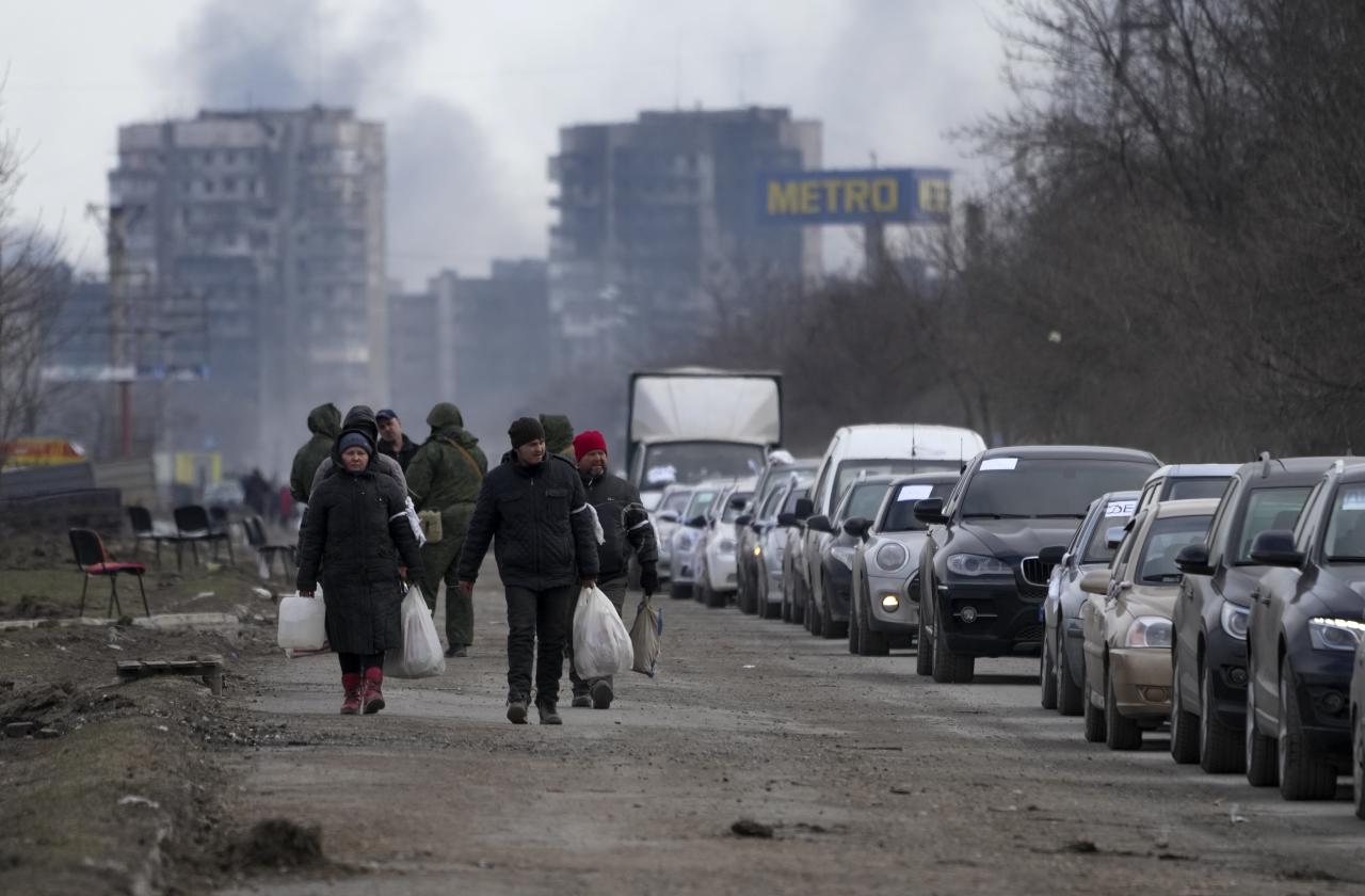 Las tropas rusas ya están expulsando a los residentes de Mariupol.