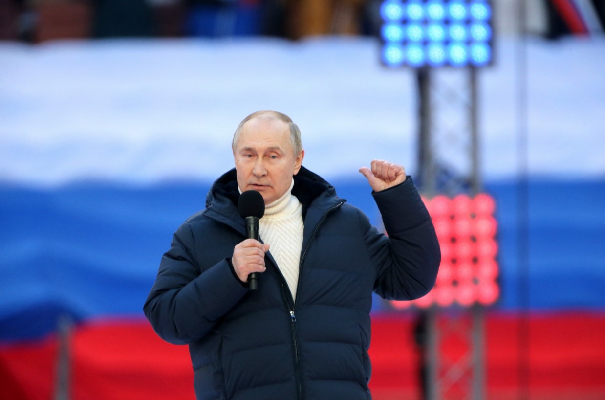 Recientemente, Putin ha estado usando gestos más agresivos en público.