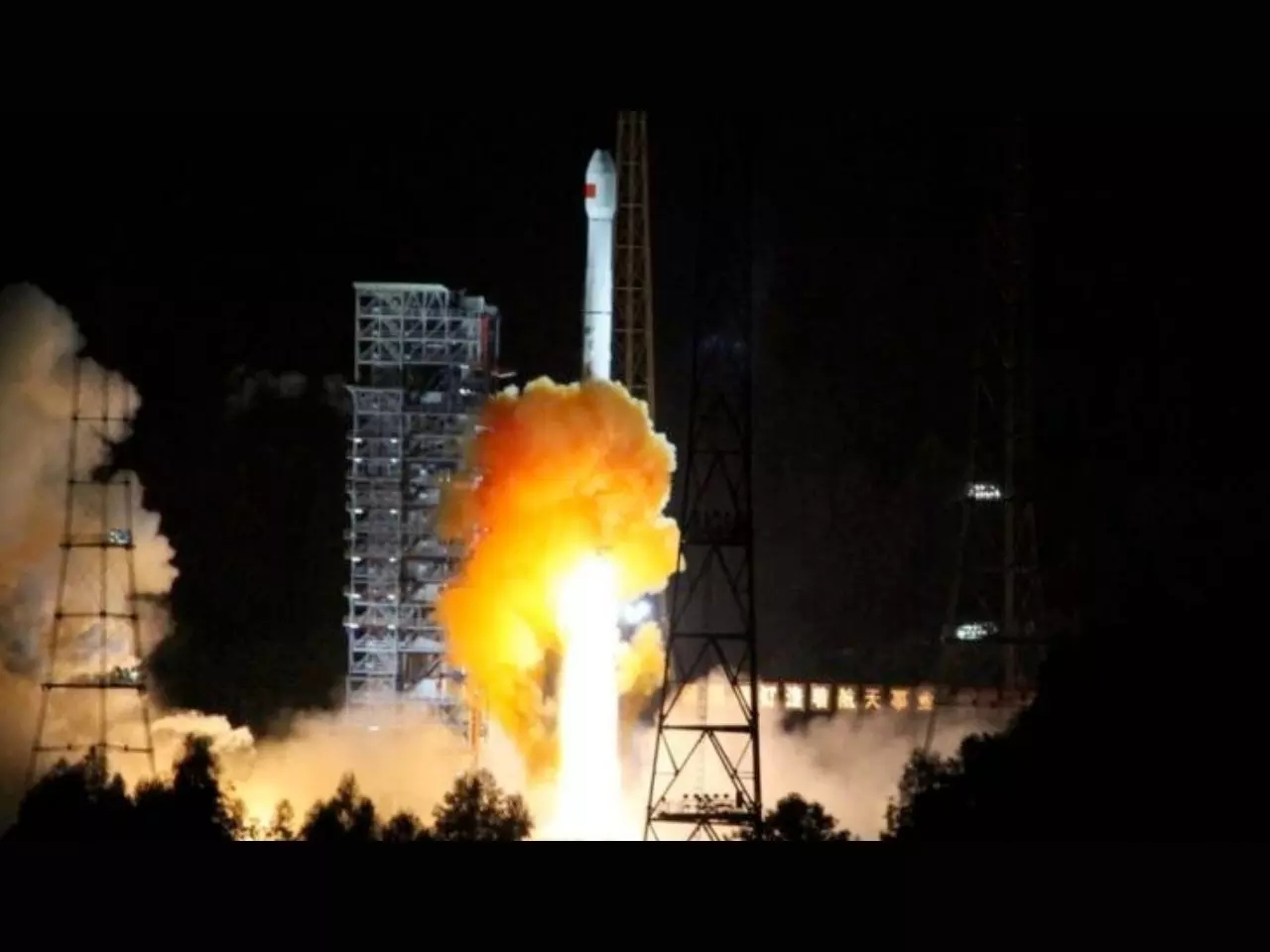 Se cree que la etapa superior del lanzamiento de Chang'e-5 T1 en octubre de 2014 es un objeto que golpeará el otro lado de la luna hoy.