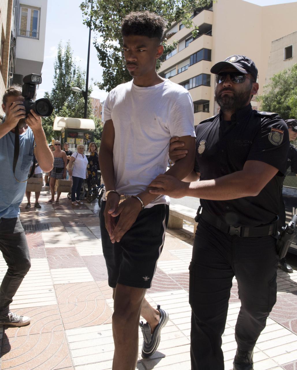 Portsmouth Recco Hackett-Fairchild futbolista profesional fuera de la cancha de Ibiza en 2018