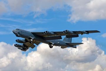 Bombardero estadounidense vuela cerca de Rusia como parte de una advertencia después de que Putin envió 'aviones nucleares a Suecia'