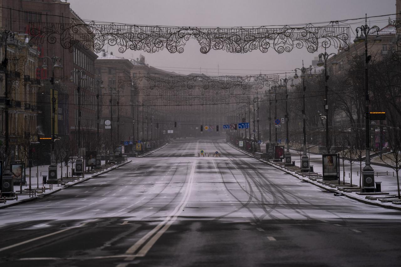 Las calles desiertas de Kiev antes del ataque inminente