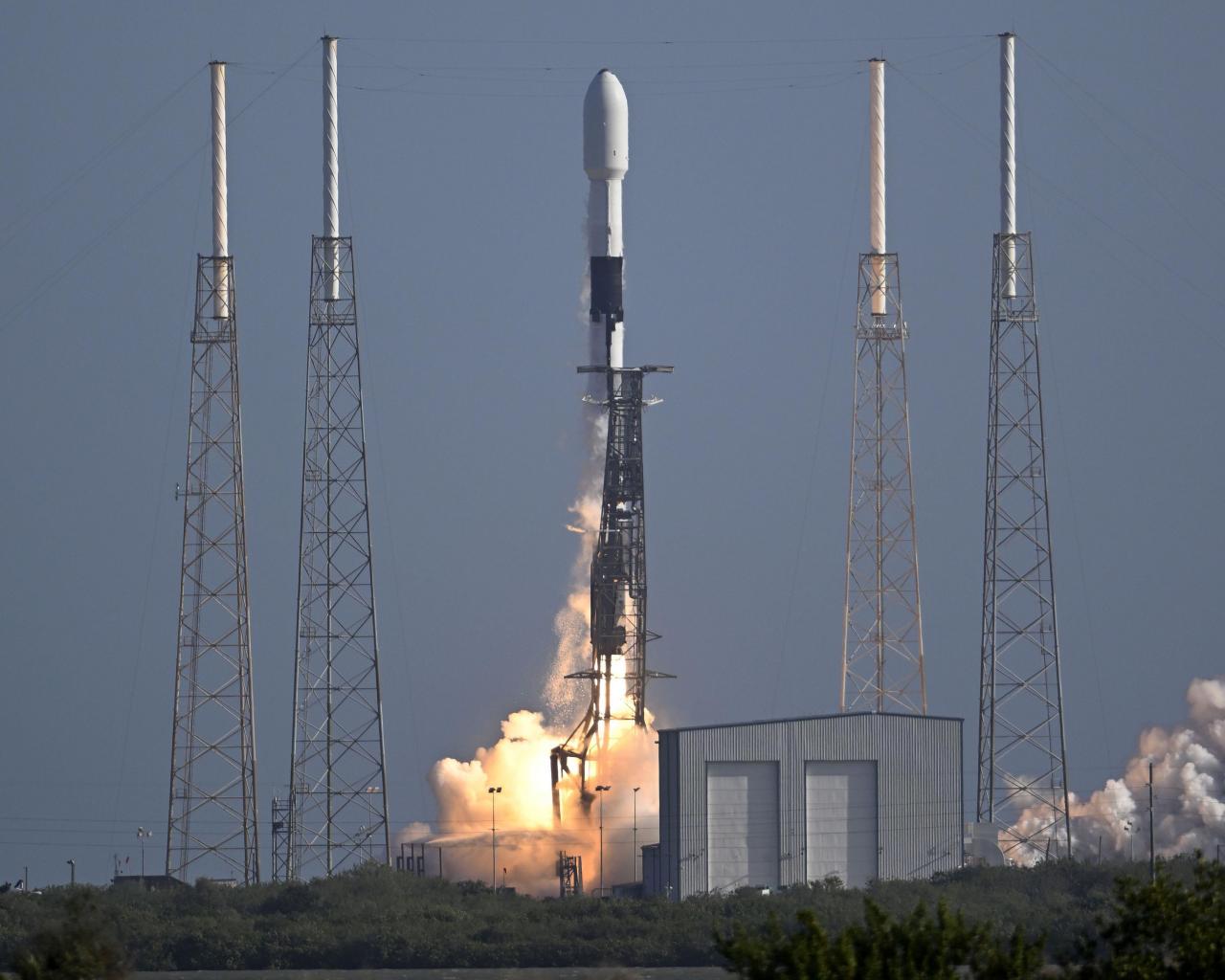 El cohete SpaceX Falcon 9 despega de Florida el 9 de marzo