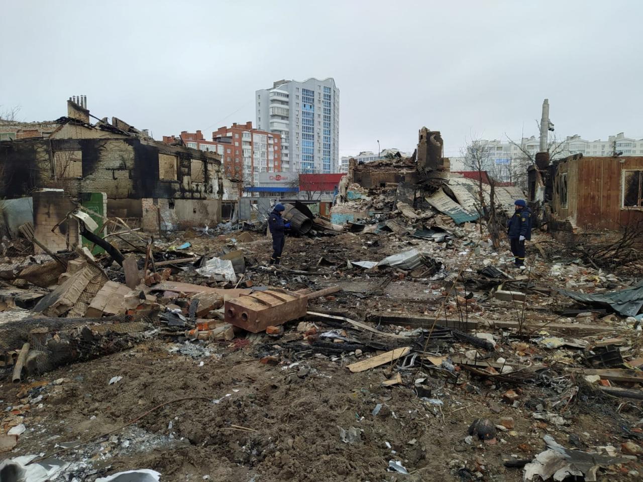 Los edificios fueron completamente arrasados ​​durante el bombardeo de Ucrania por Vlad.