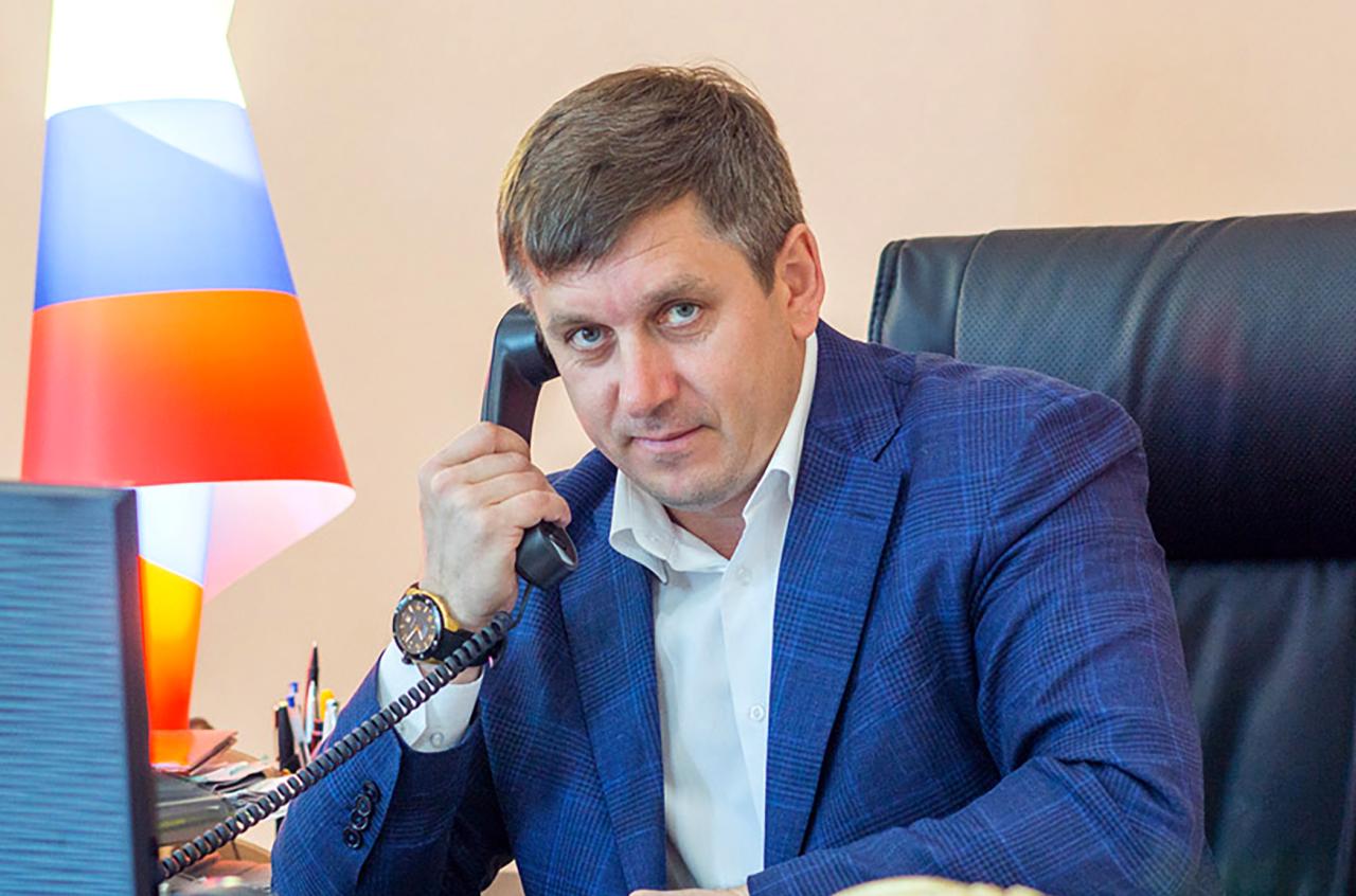 El hijo del funcionario regional favorito de Vladimir Putin, Alexander Dudorov, recibió un disparo de artillería mientras realizaba una misión de combate 