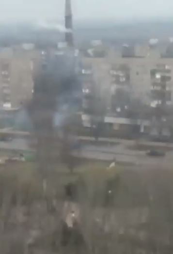 El video registra el tiroteo en la ciudad de Mariupol.