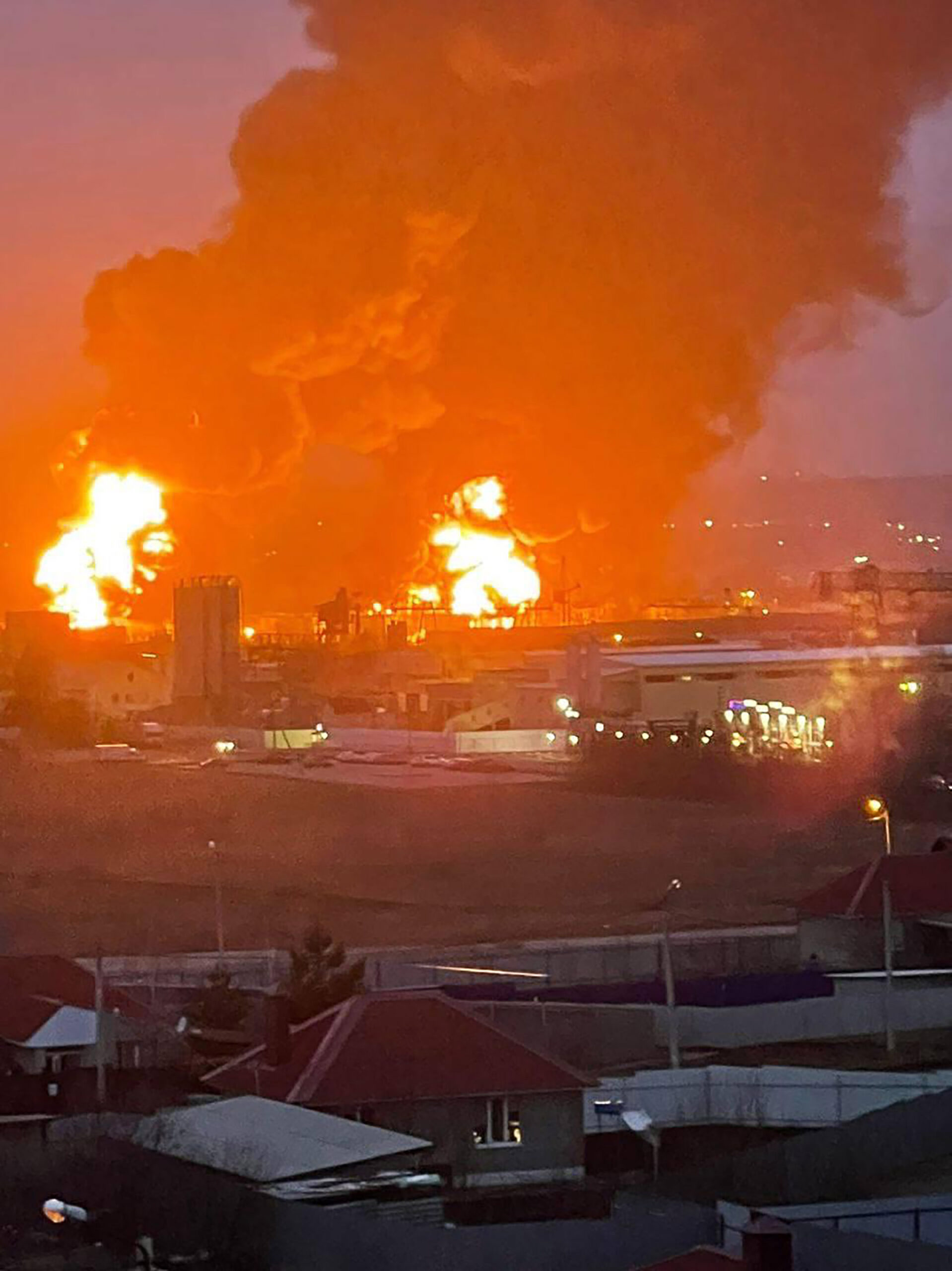 Moscú acusó hoy a Ucrania de provocar una gran explosión en un depósito de petróleo