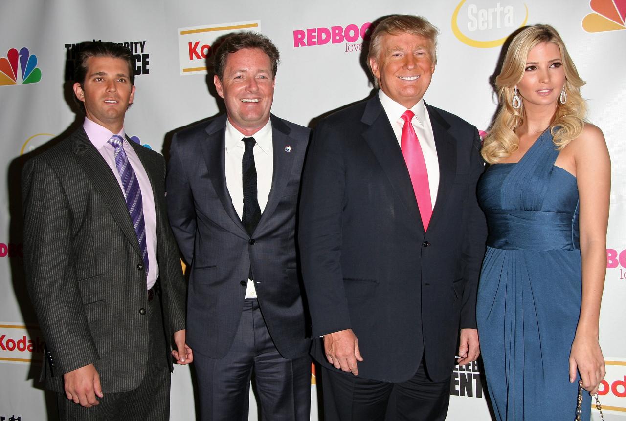 Piers Morgan con Donald Trump JR, ​​Donald Trump e Ivanka Trump