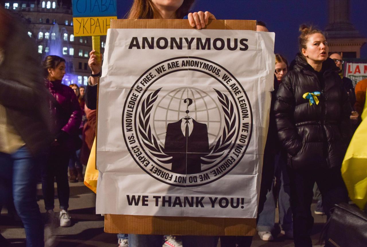 Anonymous ha estado atacando a los bandos rusos desde el comienzo de la guerra.