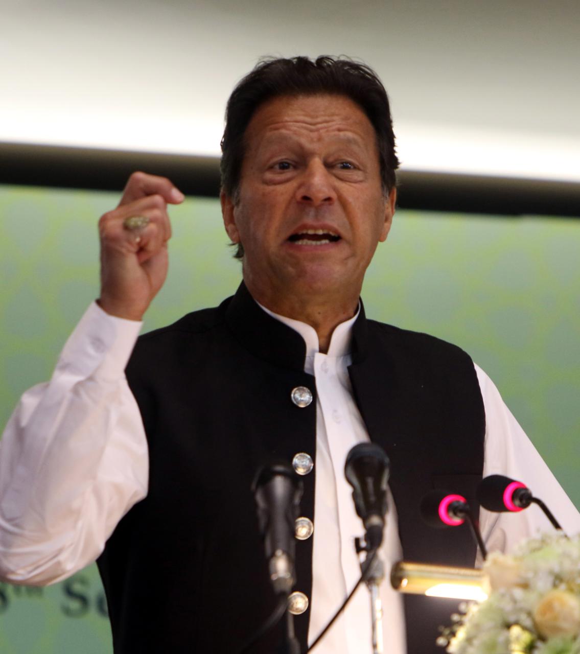 Imran Khan está en una puerta pegajosa cuando se trata de liderar Pakistán