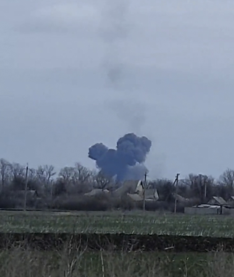 Oficiales militares ucranianos dicen que dos aviones y un helicóptero han sido derribados en las últimas 24 horas
