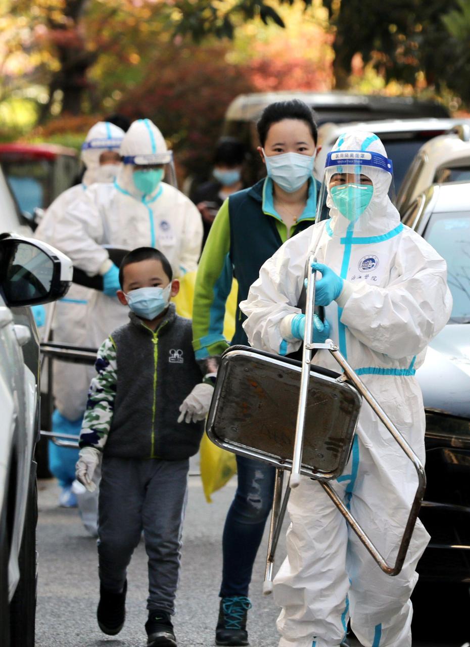 Trabajadores médicos en la provincia de Zhejiang se están preparando para pruebas masivas de residentes