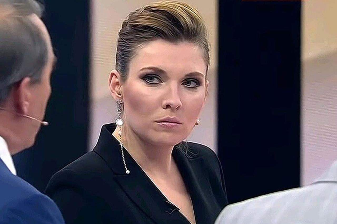 La presentadora de televisión rusa Olga Skabeyeva presentó acusaciones retorcidas de que el cuerpo fue organizado por 