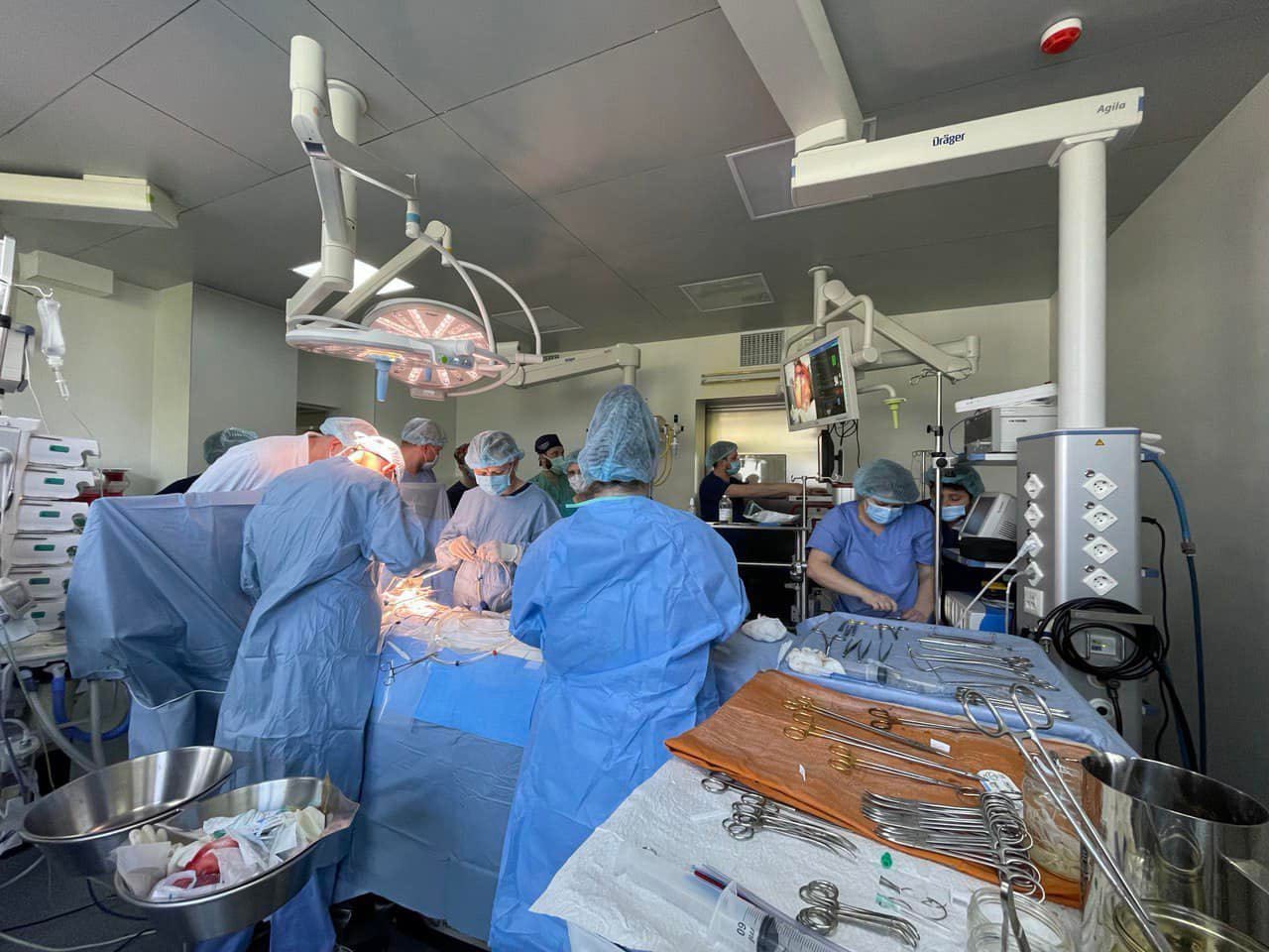 Realizaron una cirugía de emergencia en el Hospital Feofaniya en Kiev