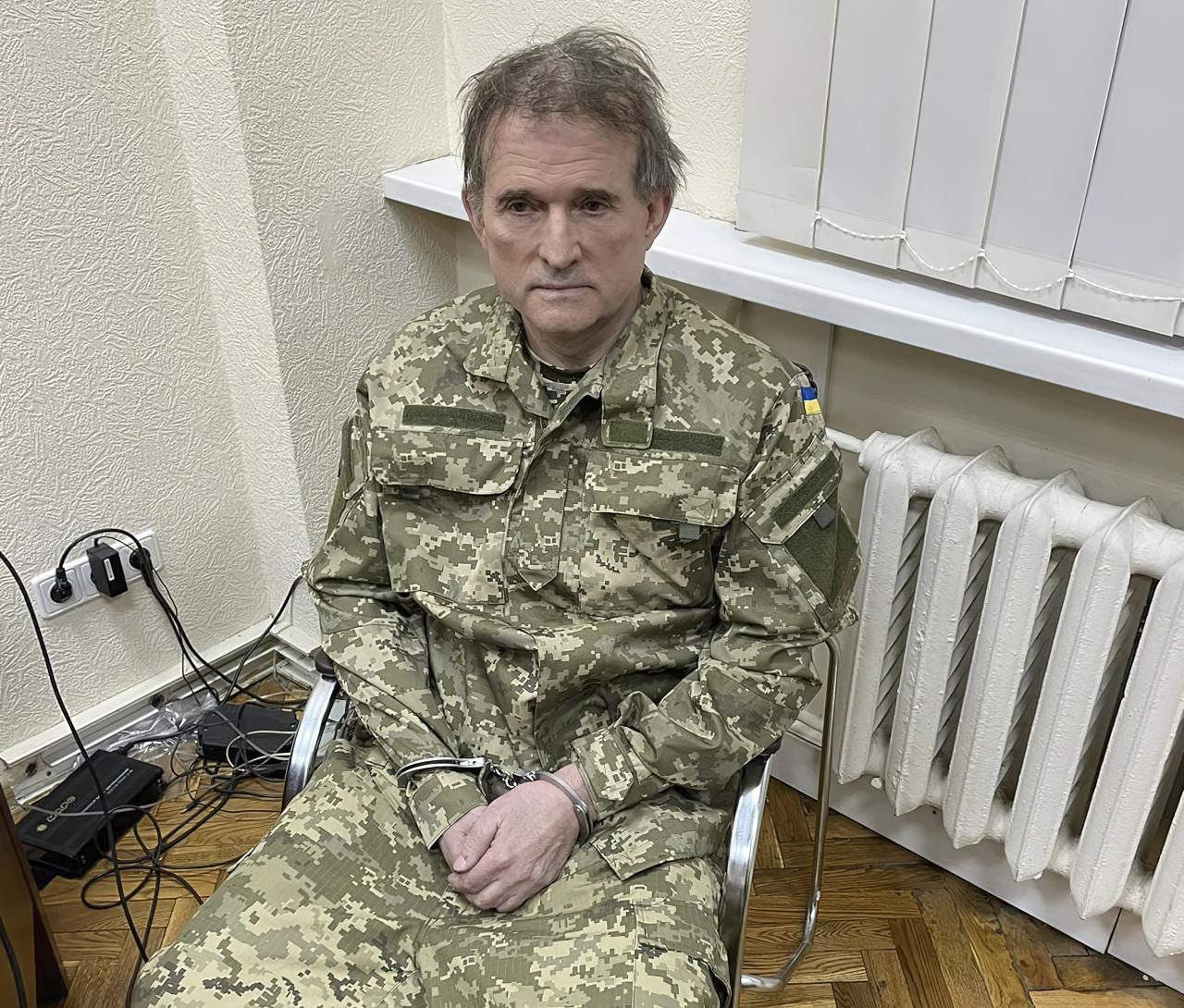 Medvedchuk fue encontrado en uniformes militares ucranianos