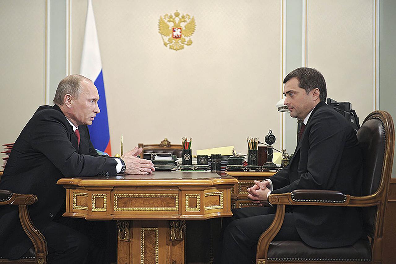 Surkov fue despedido por Putin en 2020