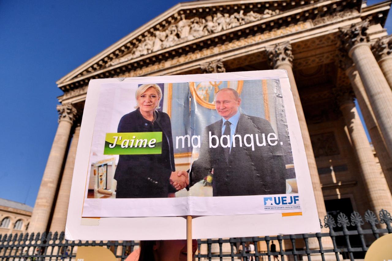 Los vínculos de Le Pen con Putin fueron cuestionados en vísperas de las elecciones