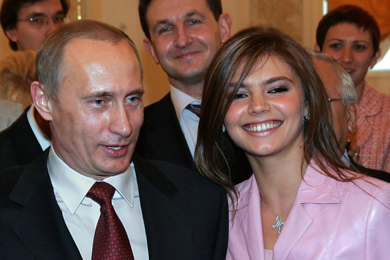 Alina Kabaeva y Vladimir Putin en un evento pro-Kremlin con el que se le vincula sentimentalmente desde 2008