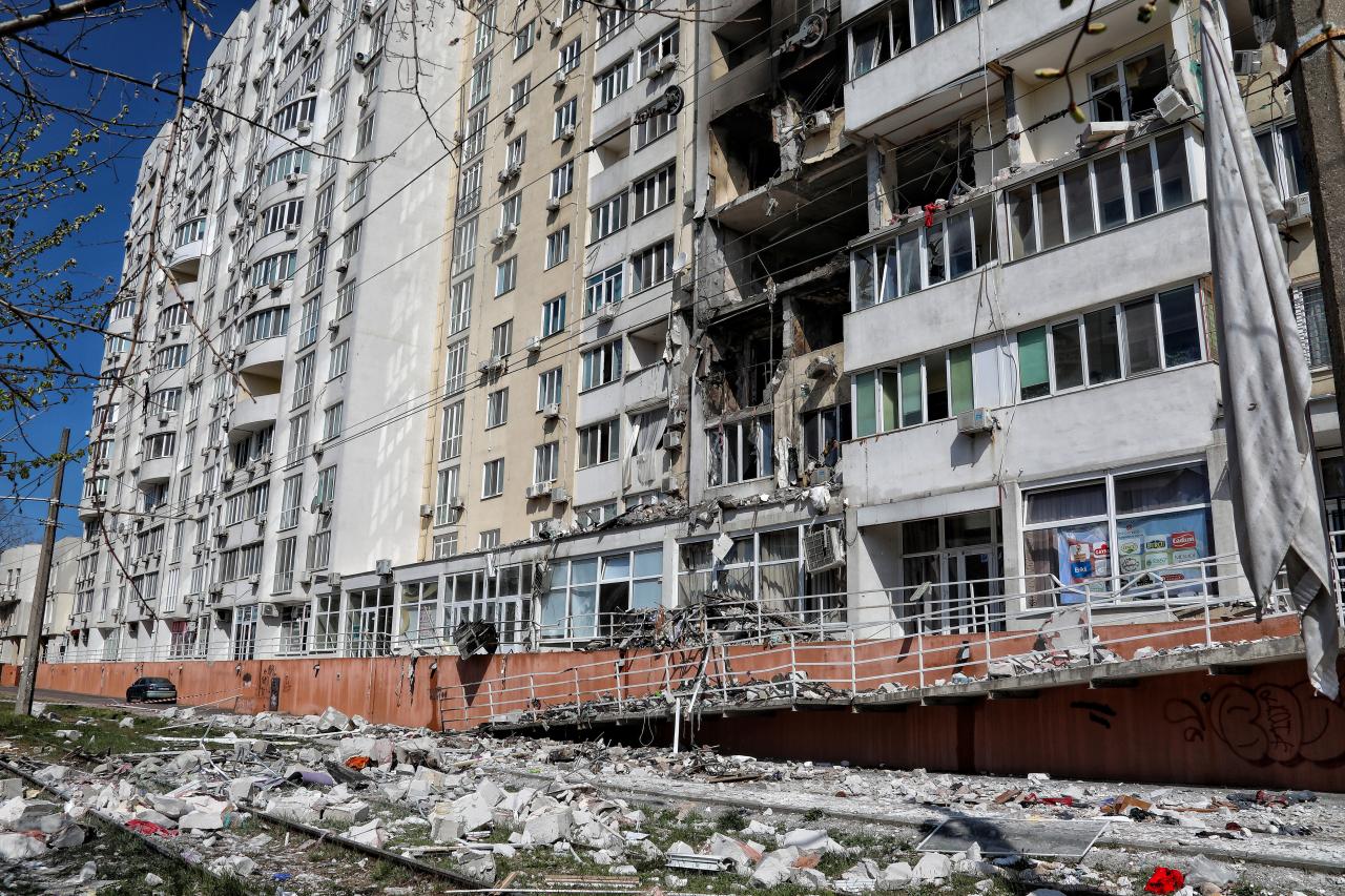 Daños causados ​​por un ataque con misiles rusos en Odesa, en el sur de Ucrania