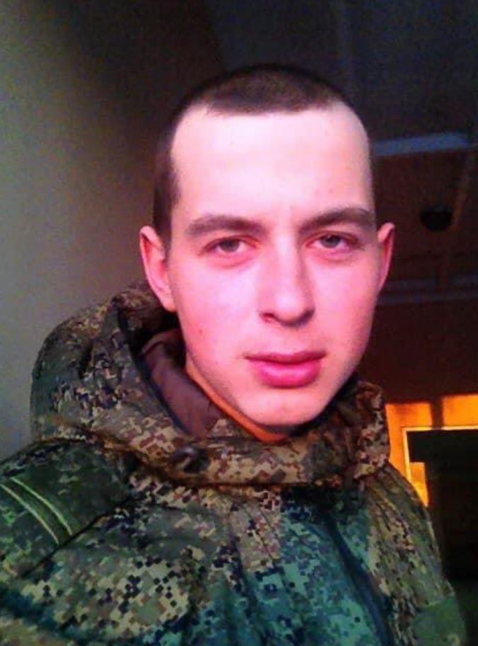 El soldado Sergei Peskarev, de 24 años, trabajaba en un supermercado hasta que se unió al ejército.