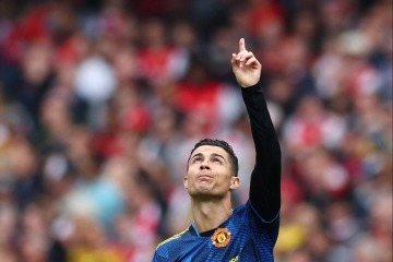 Ronaldo rinde homenaje a su trágico hijo tras marcar el centésimo gol de la PL