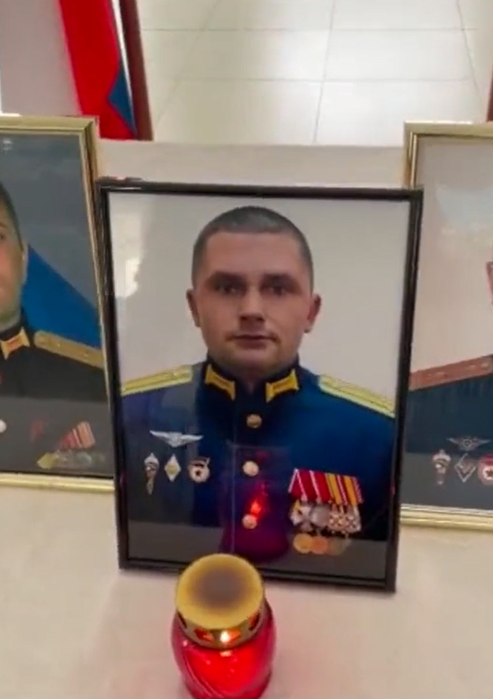 El coronel Konstantin Zizevsky, comandante del regimiento, se encuentra entre los asesinados.