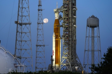 La NASA puede CANCELAR la misión lunar del lunes cuando golpea una tormenta inesperada