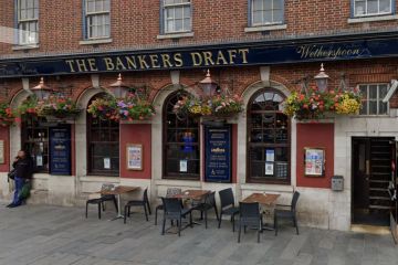 Los jugadores anuncian 'las peores cucharas Wetherspoon del Reino Unido' en TripAdvisor para 'Cream Food'