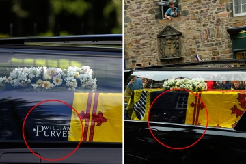 Misterio cuando el enterrador de Queen elimina un anuncio de coche fúnebre durante un viaje de seis horas