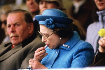 El tono de lápiz labial Queen's Secret revelado por el ex mayordomo real