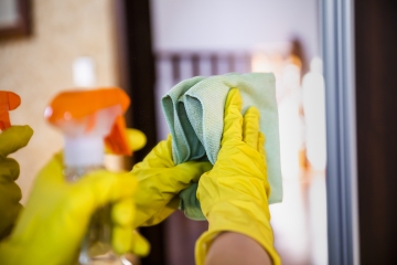 Soy profesional de la limpieza, 4 productos a los que deberías renunciar que son una pérdida de dinero