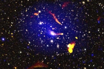 Los científicos dicen que extrañas señales de radio de galaxias distantes