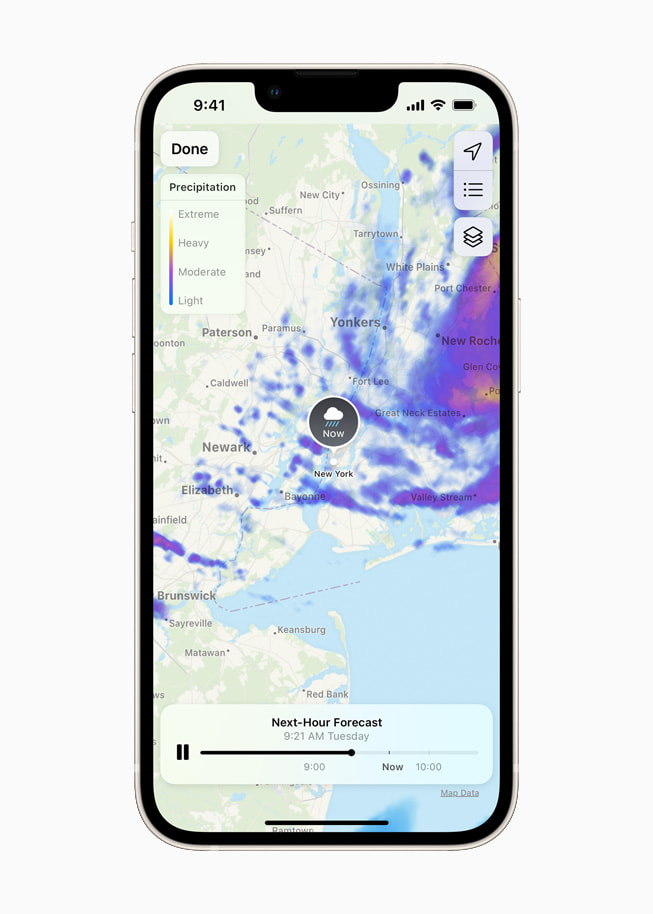 La aplicación Weather también puede mostrar una línea de tiempo de precipitación (incluida la nieve) superpuesta en el mapa