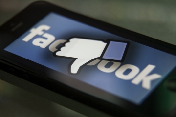 La policía emite una advertencia a los usuarios de Facebook que millones deben cumplir